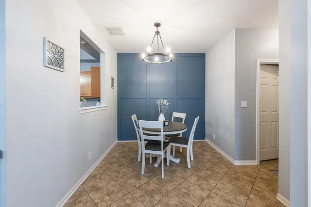 $299,990 | 8512 Foxborough Way, Joliet, IL 60431