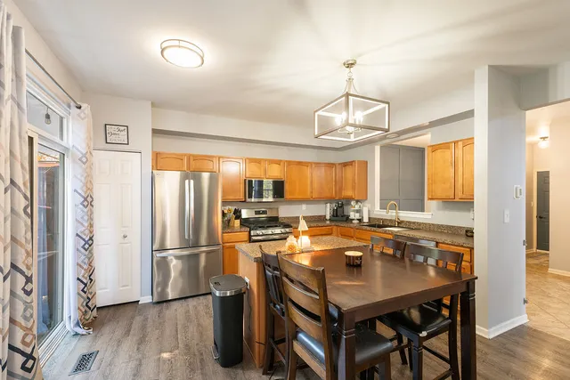 $299,990 | 8512 Foxborough Way, Joliet, IL 60431