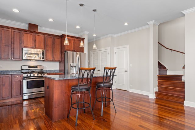 1019 West Monroe Street, Unit 4E Chicago, IL 60607 - Photo 10 of 37