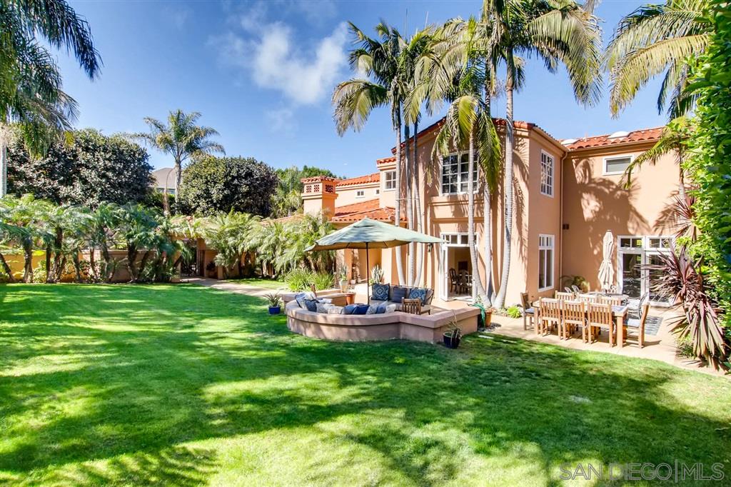 977 Windflower Way San Diego, CA 92106 - Photo 2 of 25