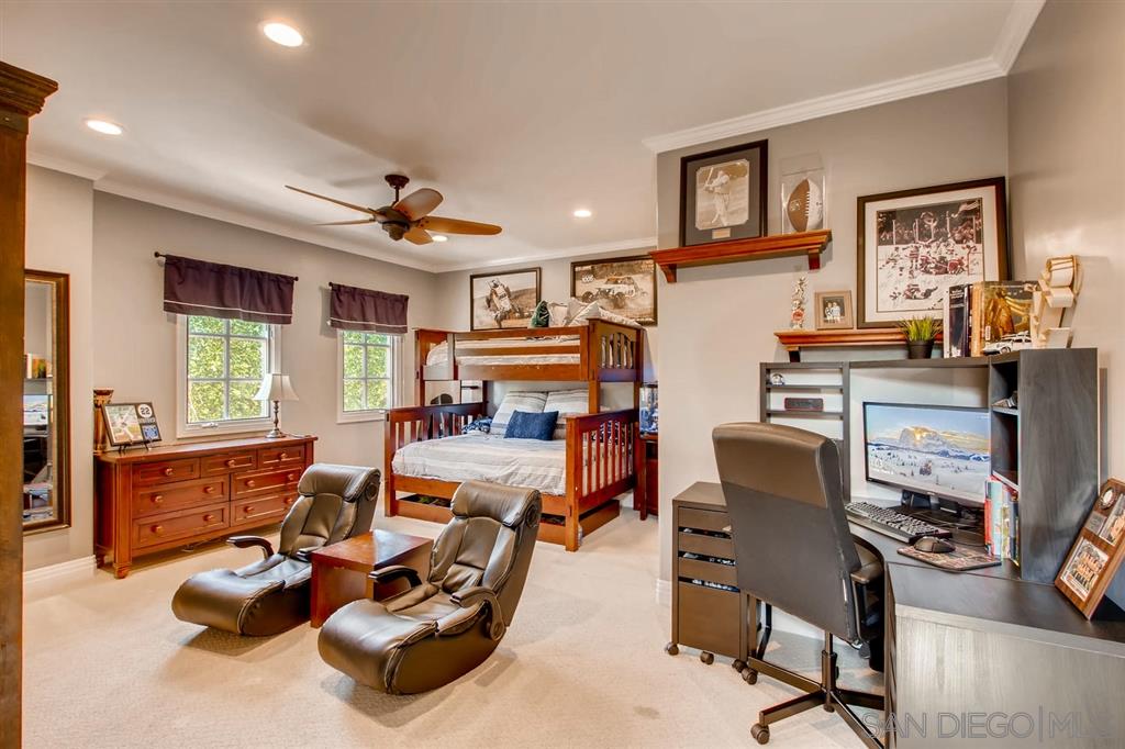 977 Windflower Way San Diego, CA 92106 - Photo 14 of 25
