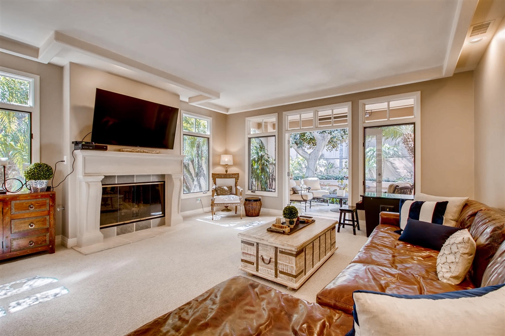 977 Windflower Way San Diego, CA 92106 - Photo 5 of 25