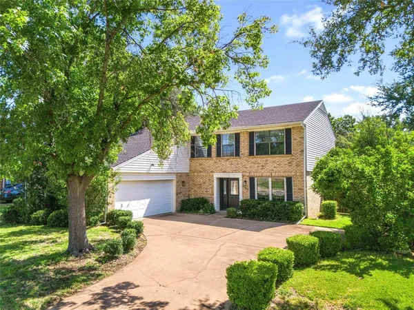 $439,990 | 2303 Fall River Drive, Arlington, TX 76006