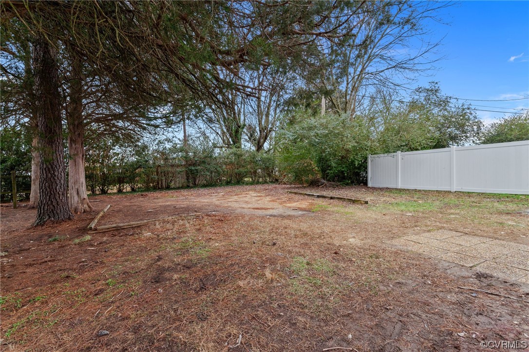 2217 Bailey Drive Henrico, VA 23231 - Photo 25 of 25 a view of a backyard with large trees