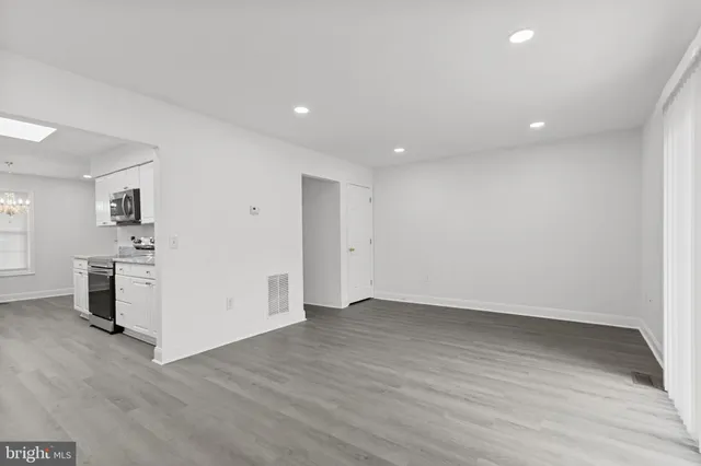 $369,900 | 105 Palmetto Court, La Plata, MD 20646