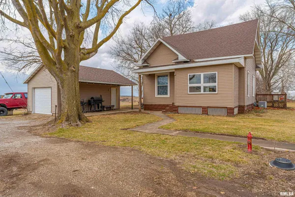 $89,000 | 403 West Delavan Street, New Holland, IL 62671