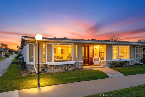 $600,000 | 13580 Cedar Crest Lane, Unit 110L, Seal Beach, CA 90740