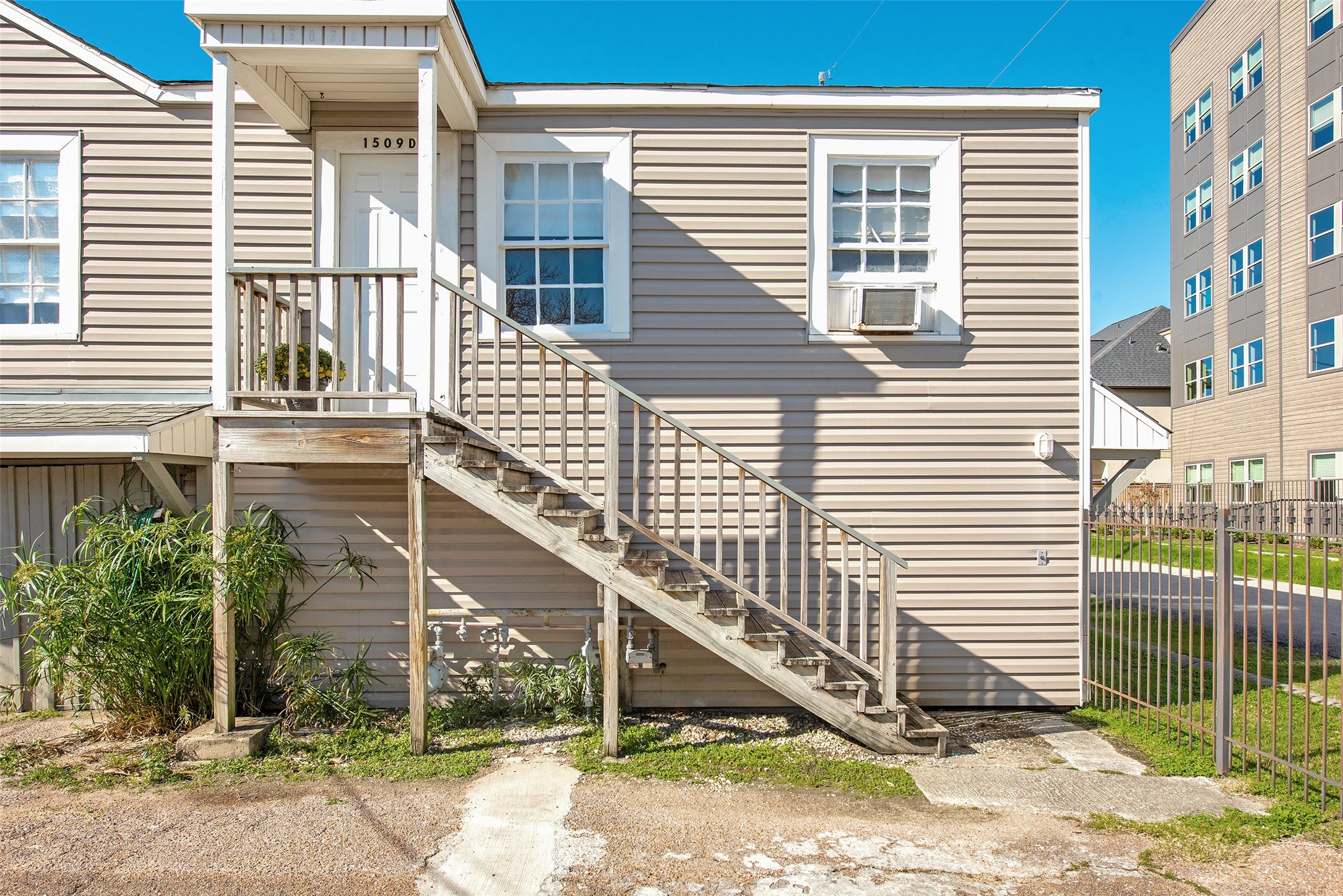 Welcome home to your garage apartment!