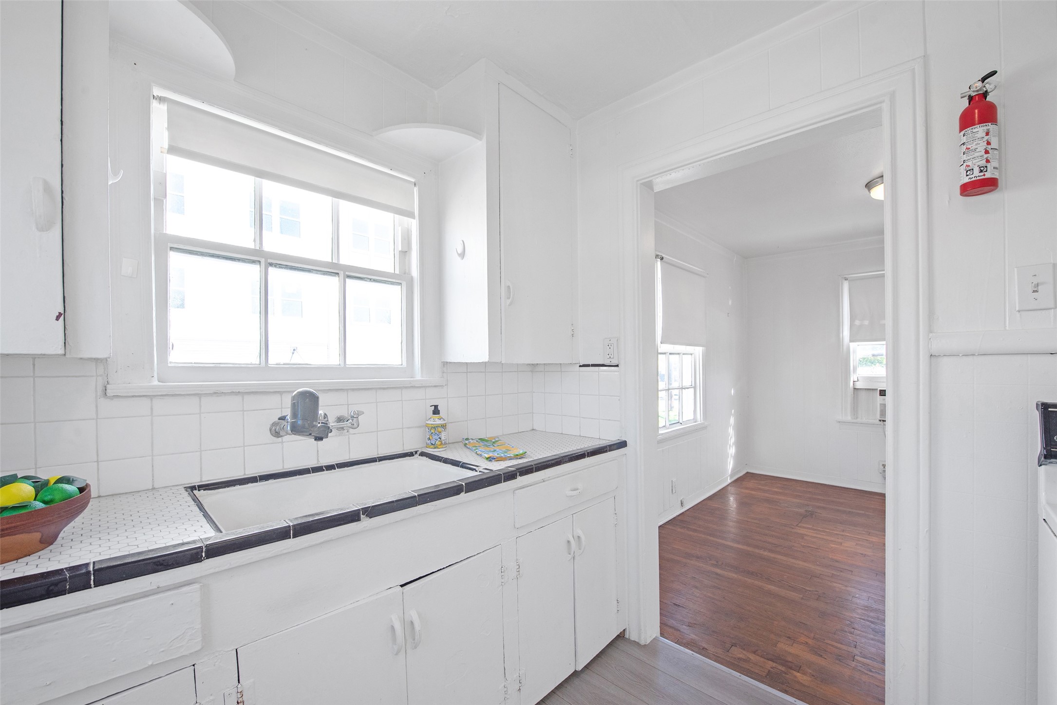 1509 Enid Street, Unit D Houston, TX 77009 - Photo 13 of 19 Enter Kitchen from second room.