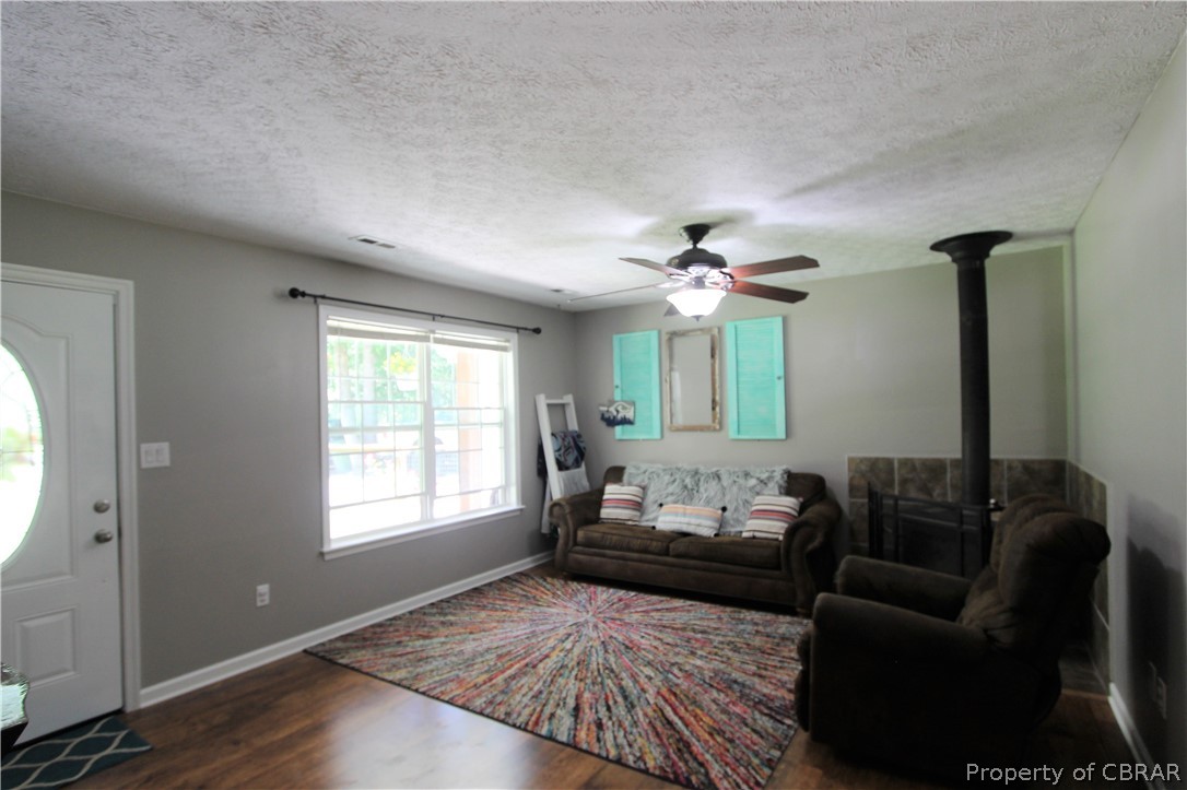 8821 Marlfield Road Gloucester, VA 23061 - Photo 5 of 29 Gallery Image 5