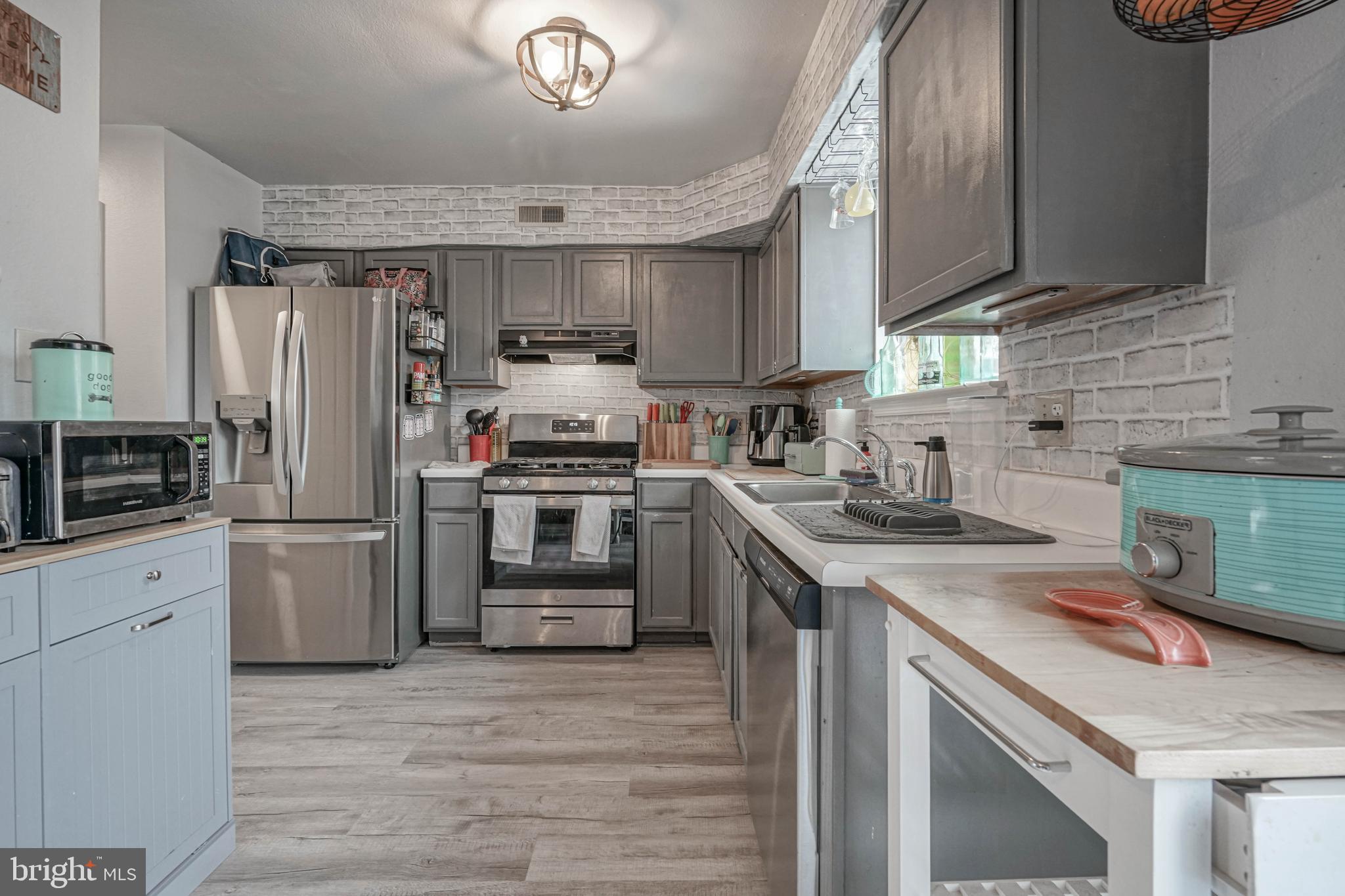 153 Pendragon Way Mantua, NJ 08051 - Photo 3 of 26