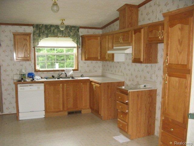 12 Kitchen