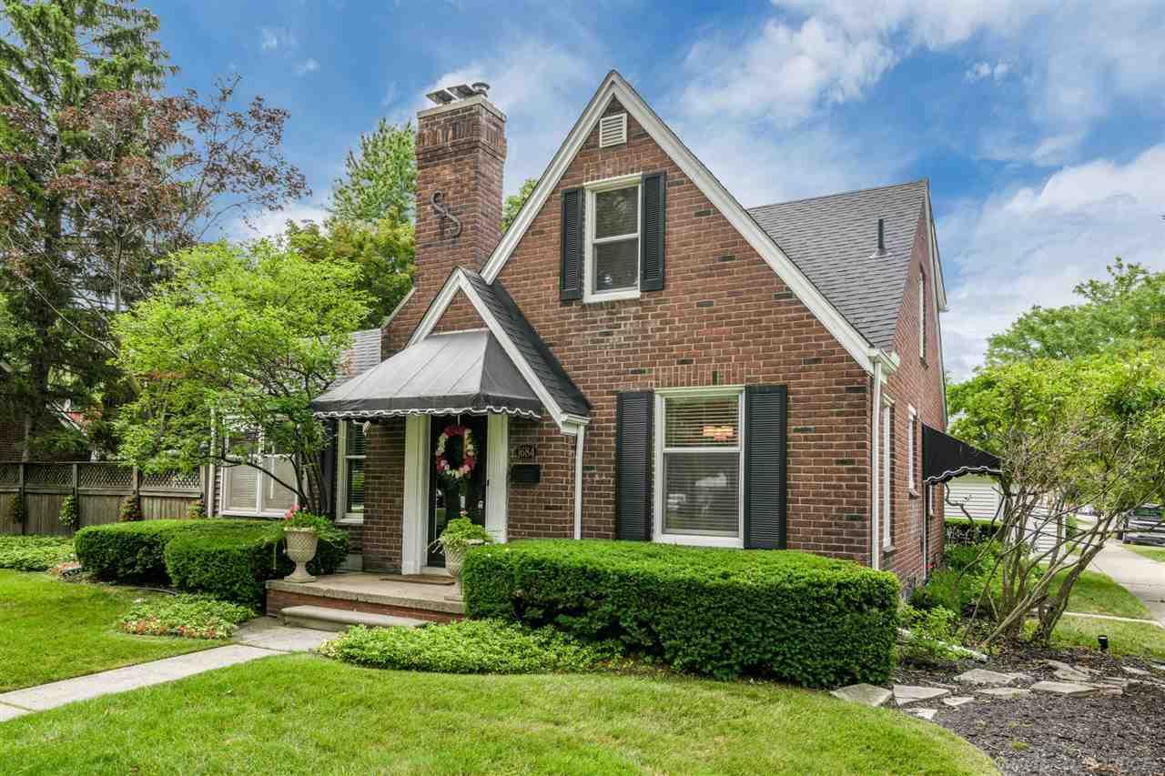 1684 Hawthorne Road Grosse Pointe, MI 48236 - Photo 2 of 29 50017141-1.JPG