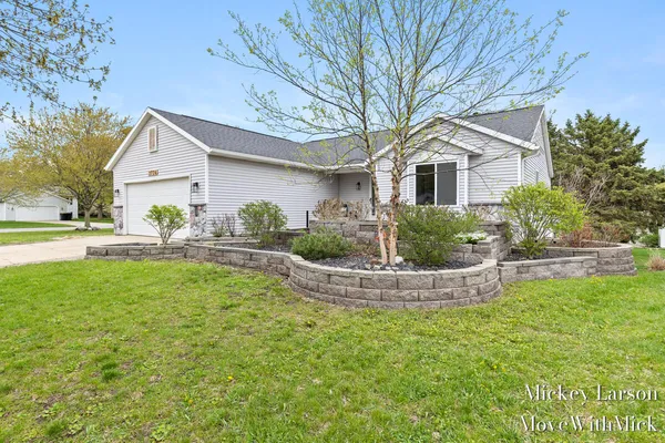 $379,999 | 3724 Brookfield Drive, Hudsonville, MI 49426