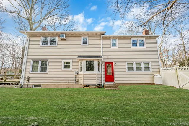 a front view of house with yard