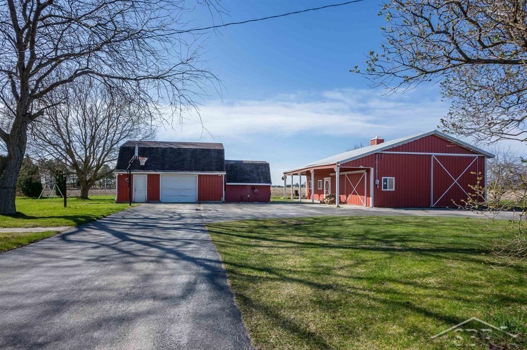 594 East Mt Forest Road Pinconning, MI 48650 - Photo 2 of 34
