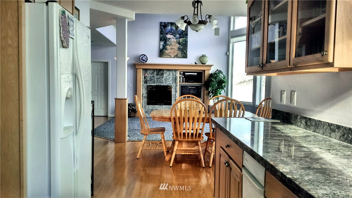 9800 South Lakeshore Road Chelan, WA 98816 - Photo 8 of 25 Gallery Image 8