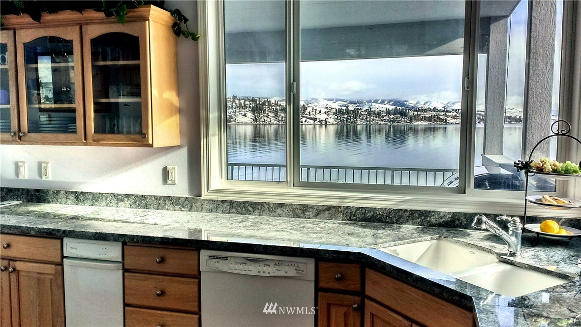 9800 South Lakeshore Road Chelan, WA 98816 - Photo 9 of 25 Gallery Image 9