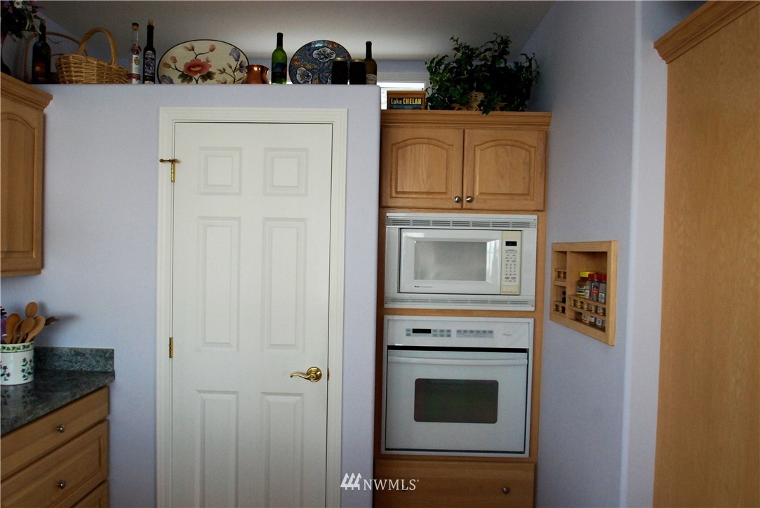 9800 South Lakeshore Road Chelan, WA 98816 - Photo 10 of 25 Gallery Image 10