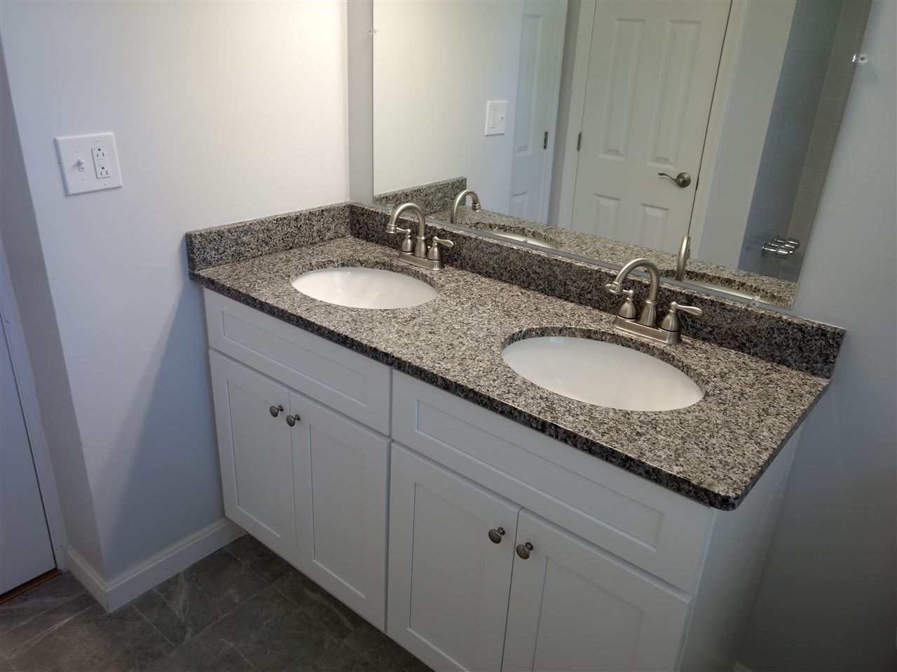5 Norwich Road Nashua, NH 03062 - Photo 11 of 24