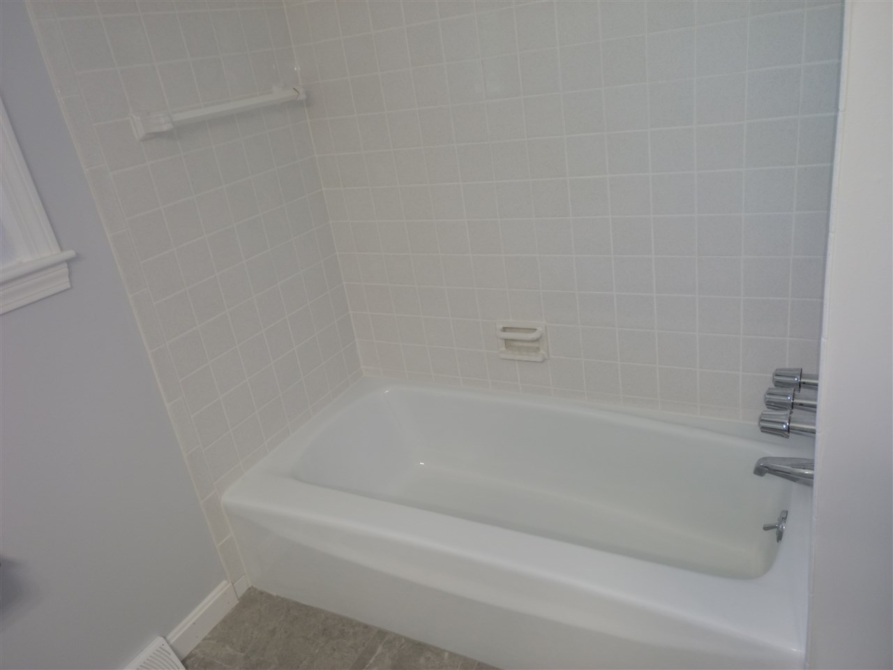 5 Norwich Road Nashua, NH 03062 - Photo 10 of 24