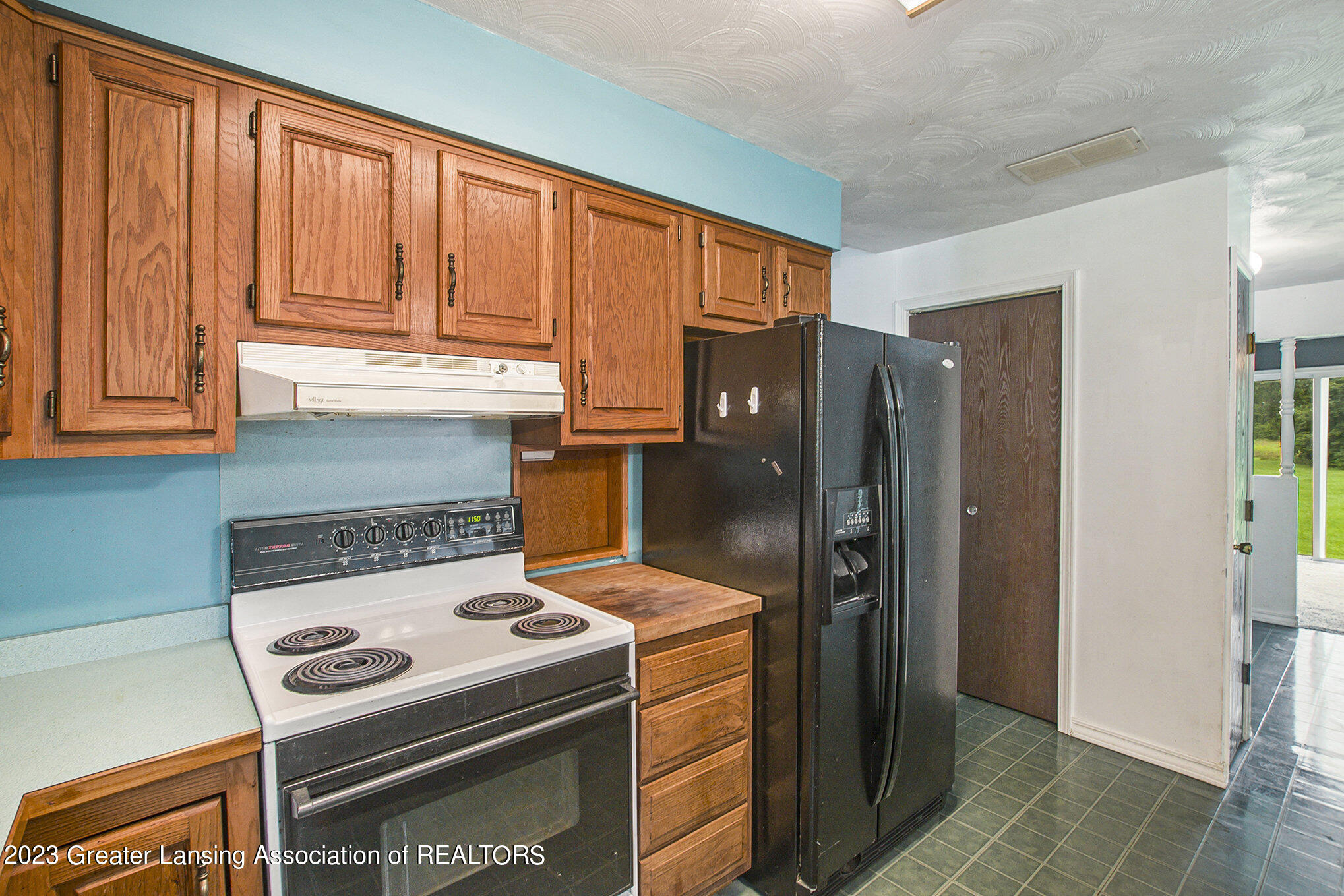 663 North Eifert Road Mason, MI 48854 - Photo 9 of 40 015_ndp0821