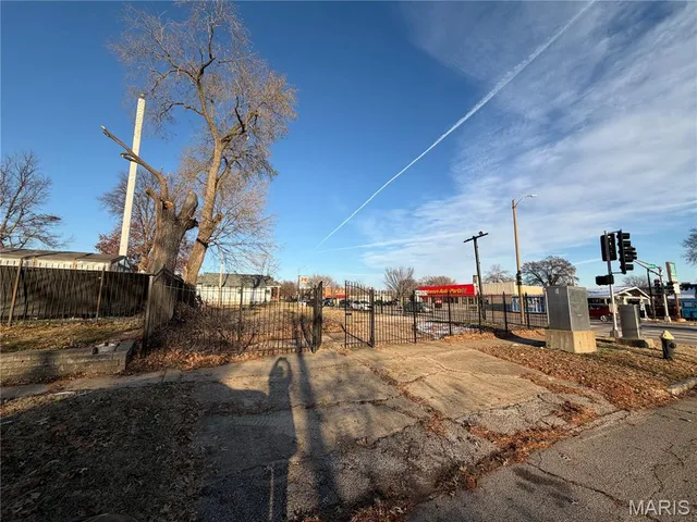 $99,900 | 4301 Holly Hills Boulevard, St. Louis, MO 63116