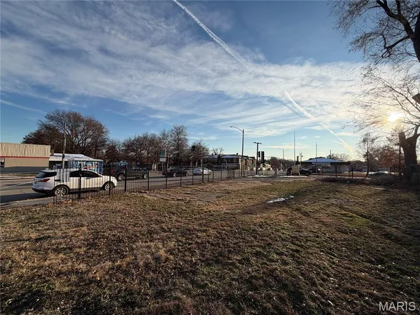 $89,900 | 4301 Holly Hills Boulevard, St. Louis, MO 63116