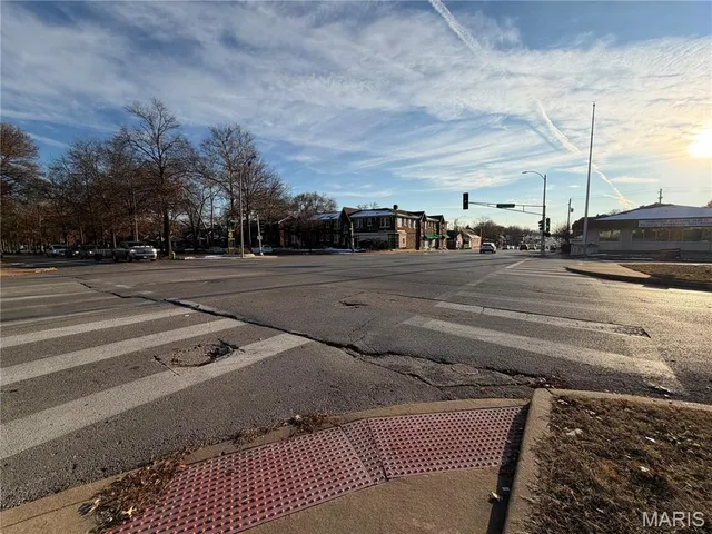 $99,900 | 4301 Holly Hills Boulevard, St. Louis, MO 63116