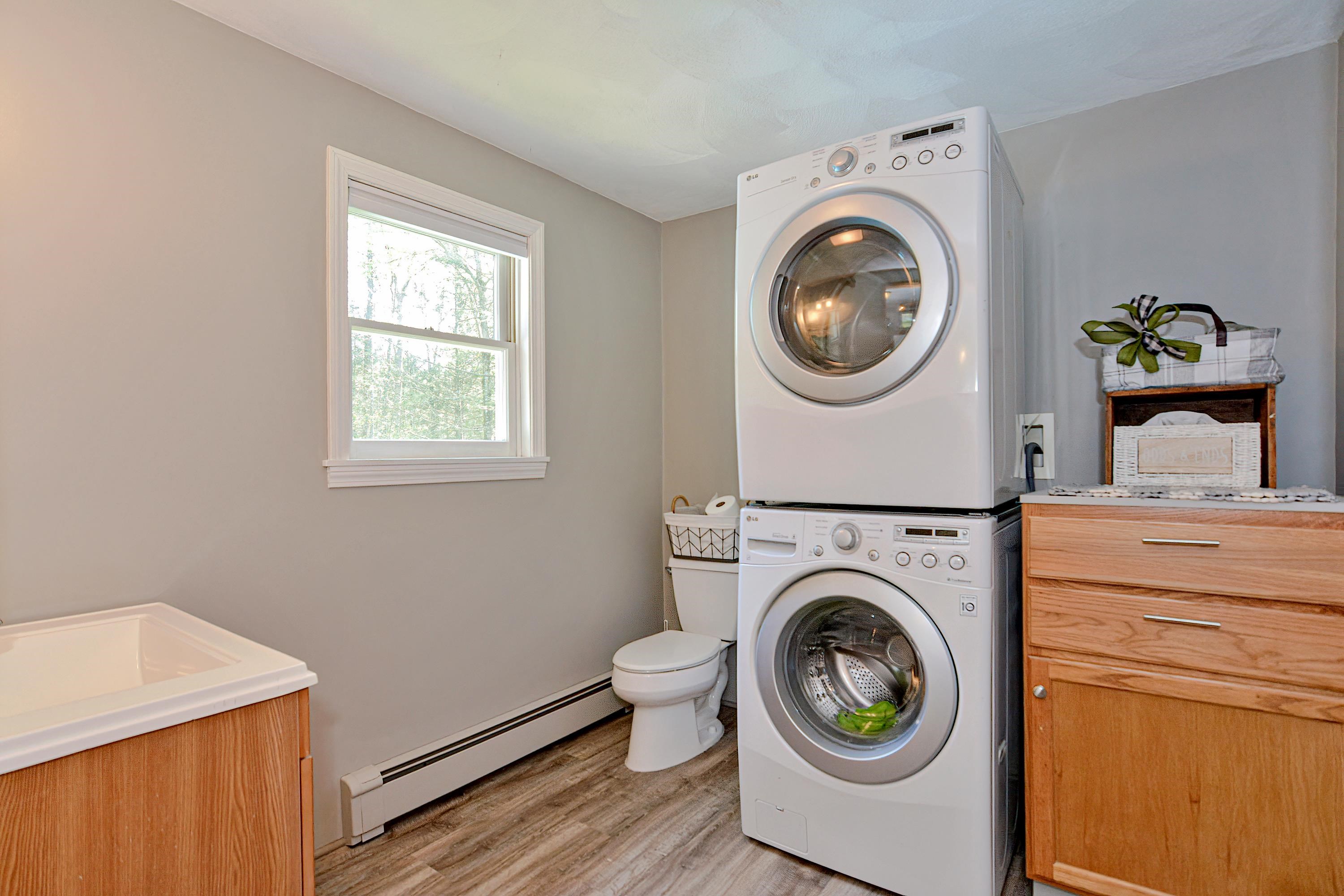 72 Overledge Dr Extension Derry, NH 03038 - Photo 15 of 40