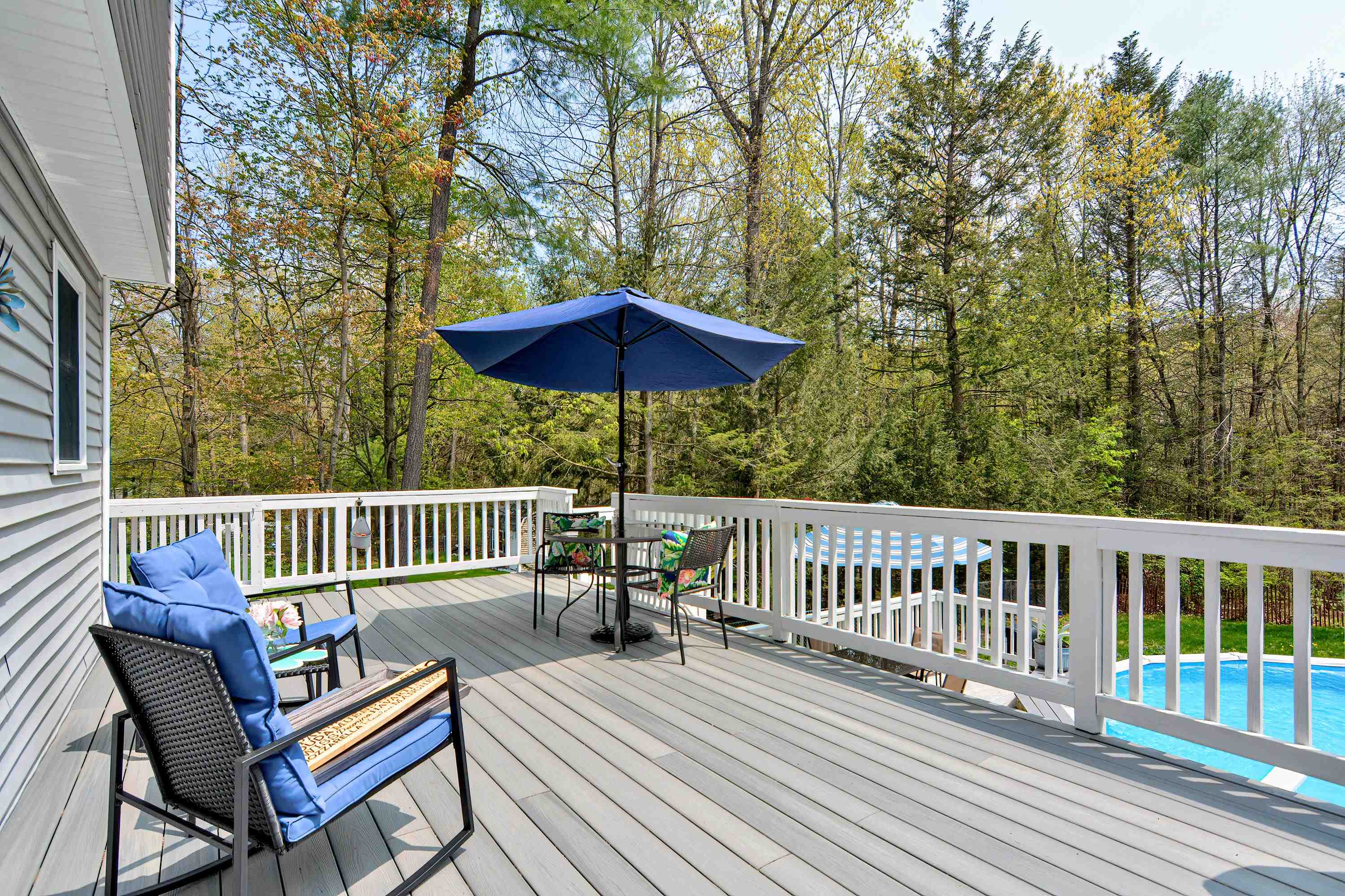 72 Overledge Dr Extension Derry, NH 03038 - Photo 2 of 40