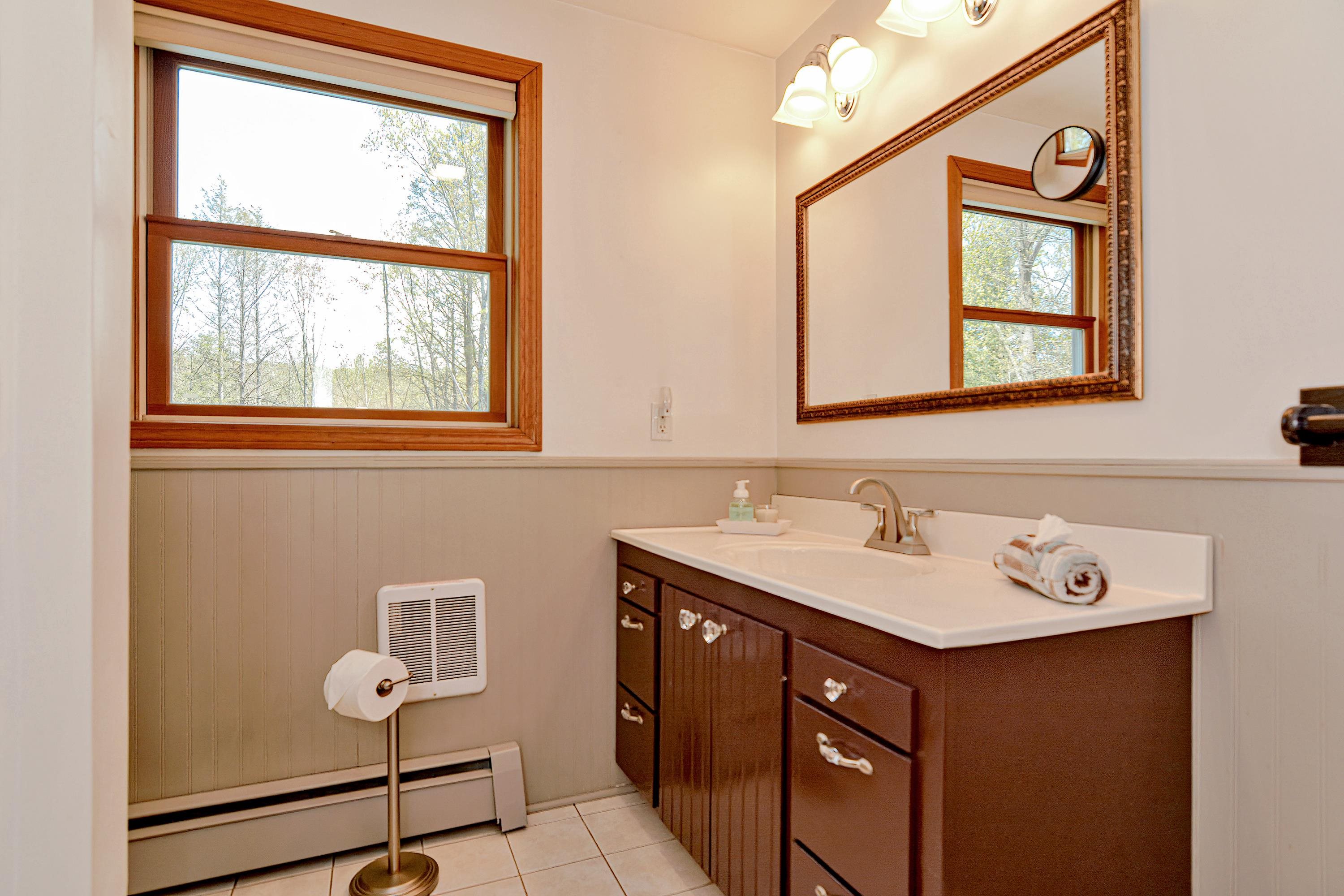 72 Overledge Dr Extension Derry, NH 03038 - Photo 23 of 40