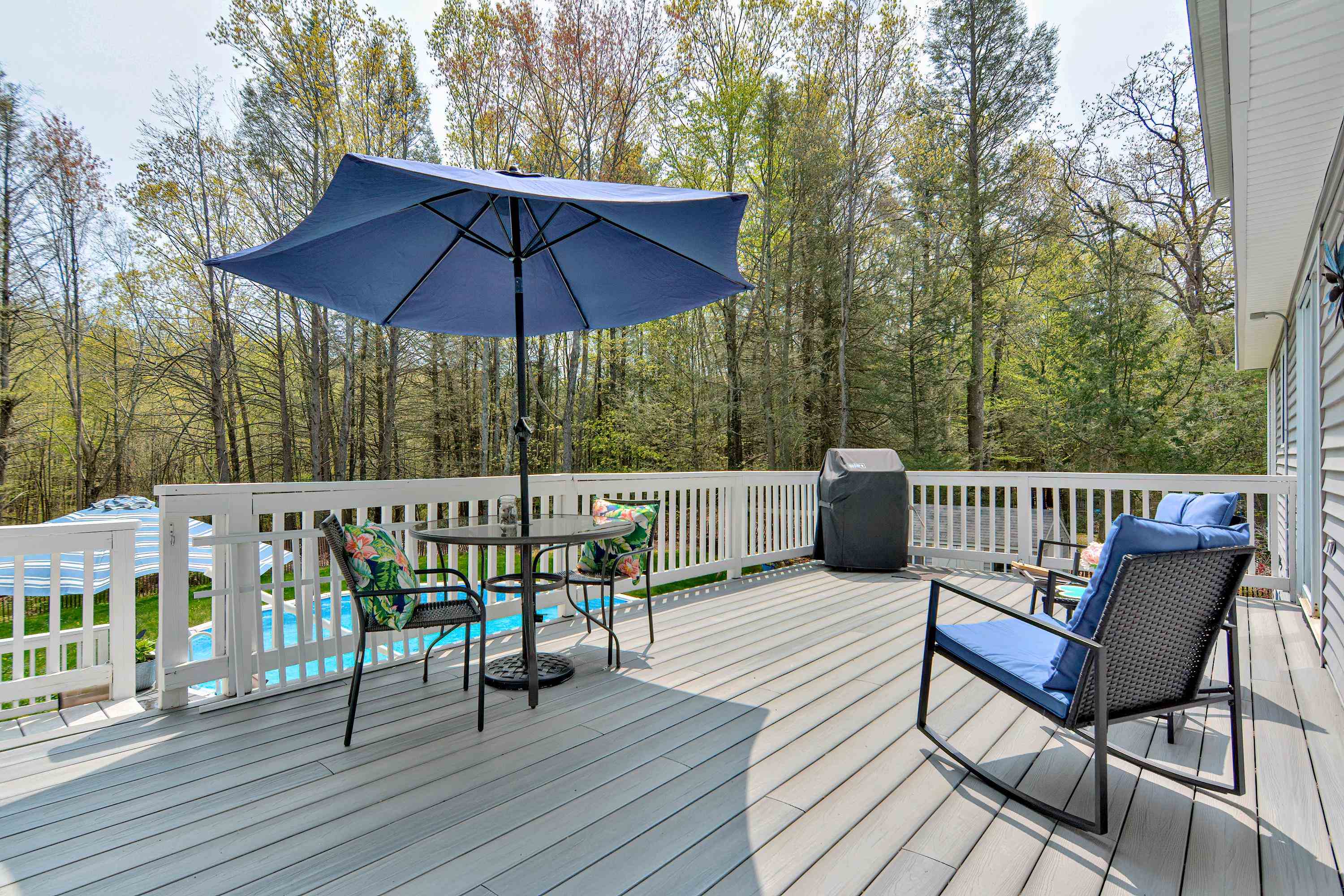 72 Overledge Dr Extension Derry, NH 03038 - Photo 3 of 40