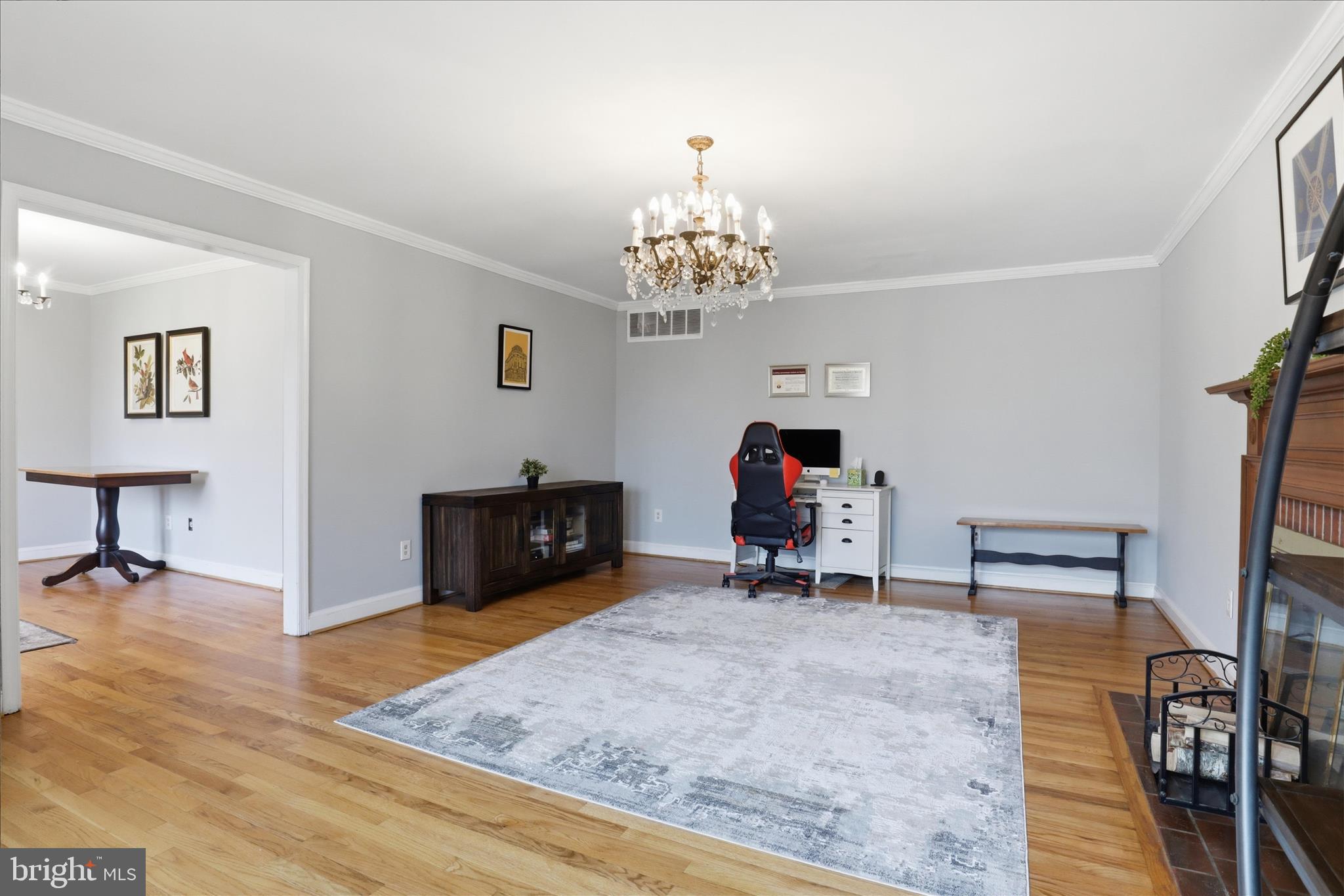 7501 Evans Ford Road Clifton, VA 20124 - Photo 18 of 74 Elegant living room with classic finishes