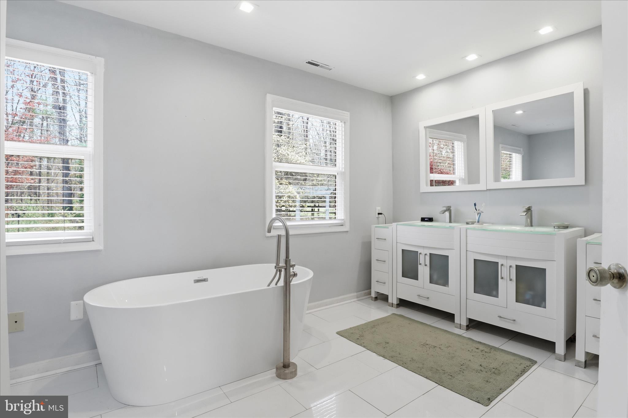 7501 Evans Ford Road Clifton, VA 20124 - Photo 23 of 74 Well-designed space offering comfort and function.