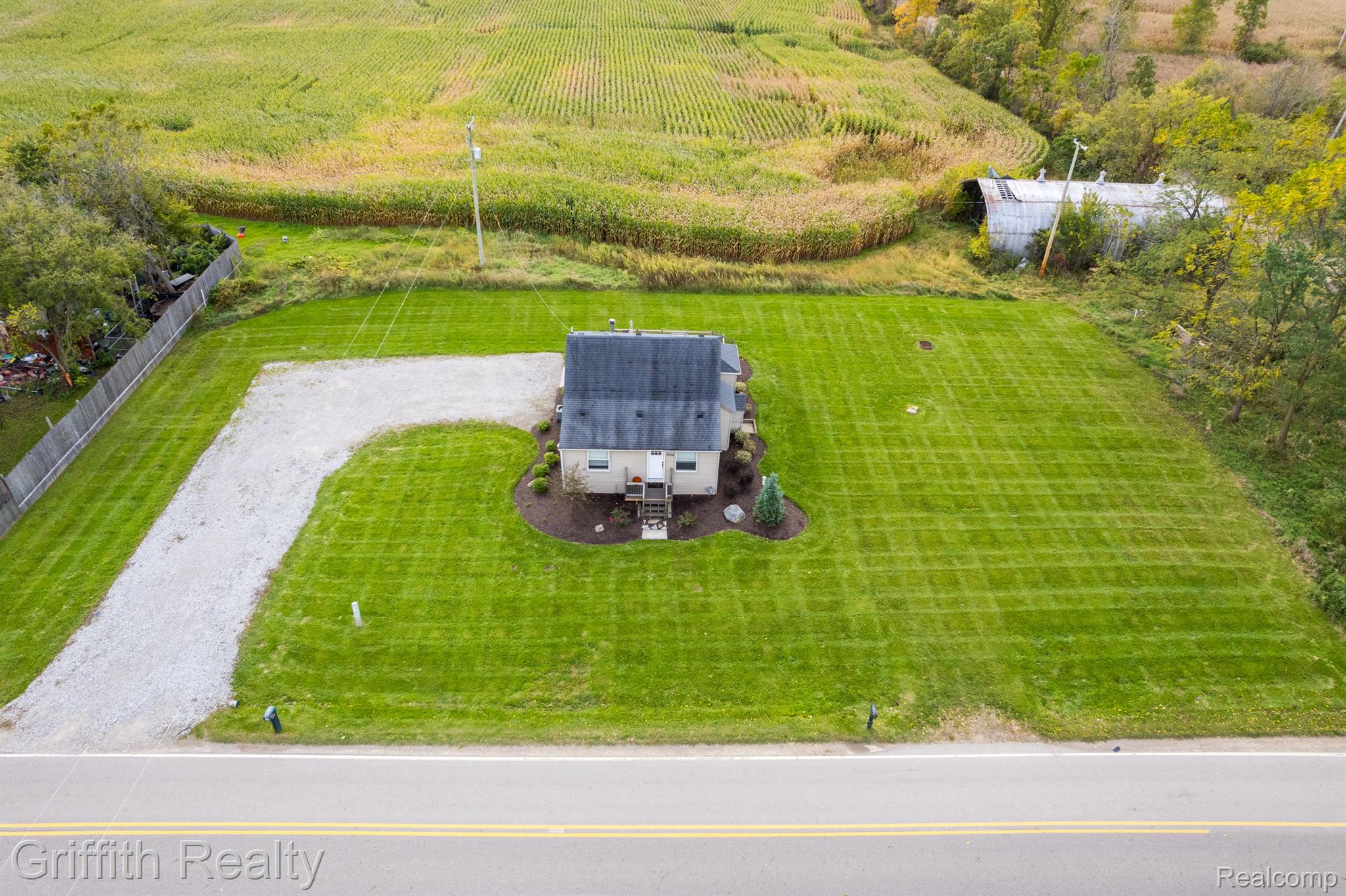 5020 Center Road Linden, MI 48451 - Photo 6 of 28 Gallery Image 6