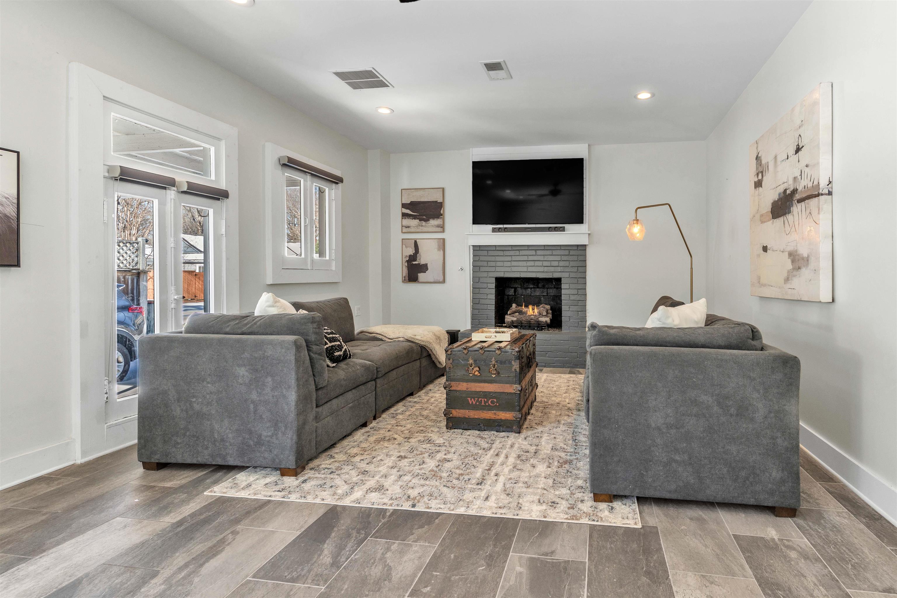 185 Alexander Street Memphis, TN 38111 - Photo 3 of 39