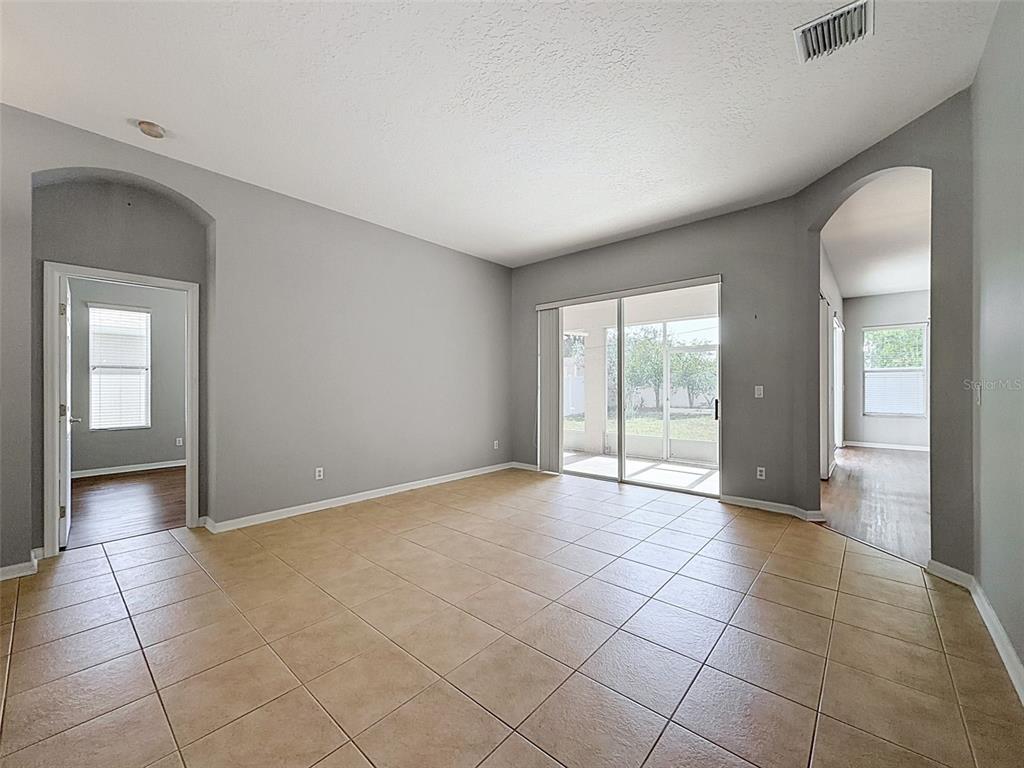2021 Rutherford Drive Dover, FL 33527 - Photo 11 of 54