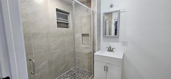 $1,250 | 2634 Tidewater Drive, Houston, TX 77045
