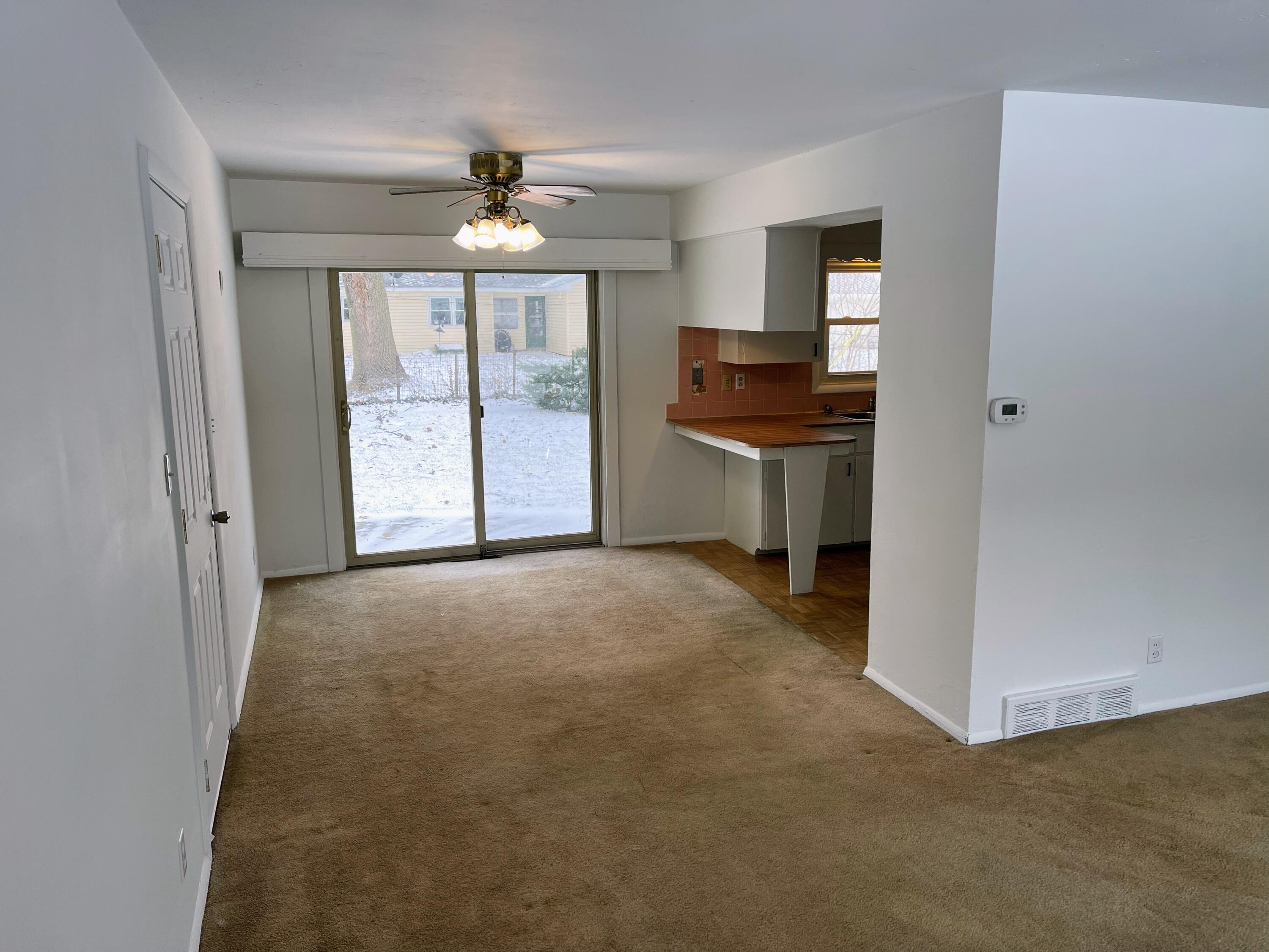 932 Wedgewood Road St. Joseph, MI 49085 - Photo 3 of 22 IMG_2413