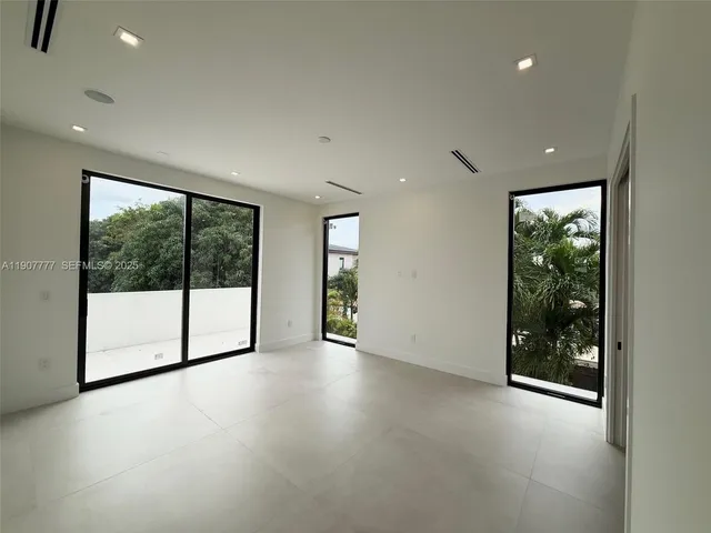 $4,750,000 | 9024 Abbott Avenue, Surfside, FL 33154