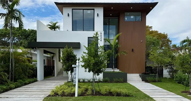 $4,750,000 | 9024 Abbott Avenue, Surfside, FL 33154