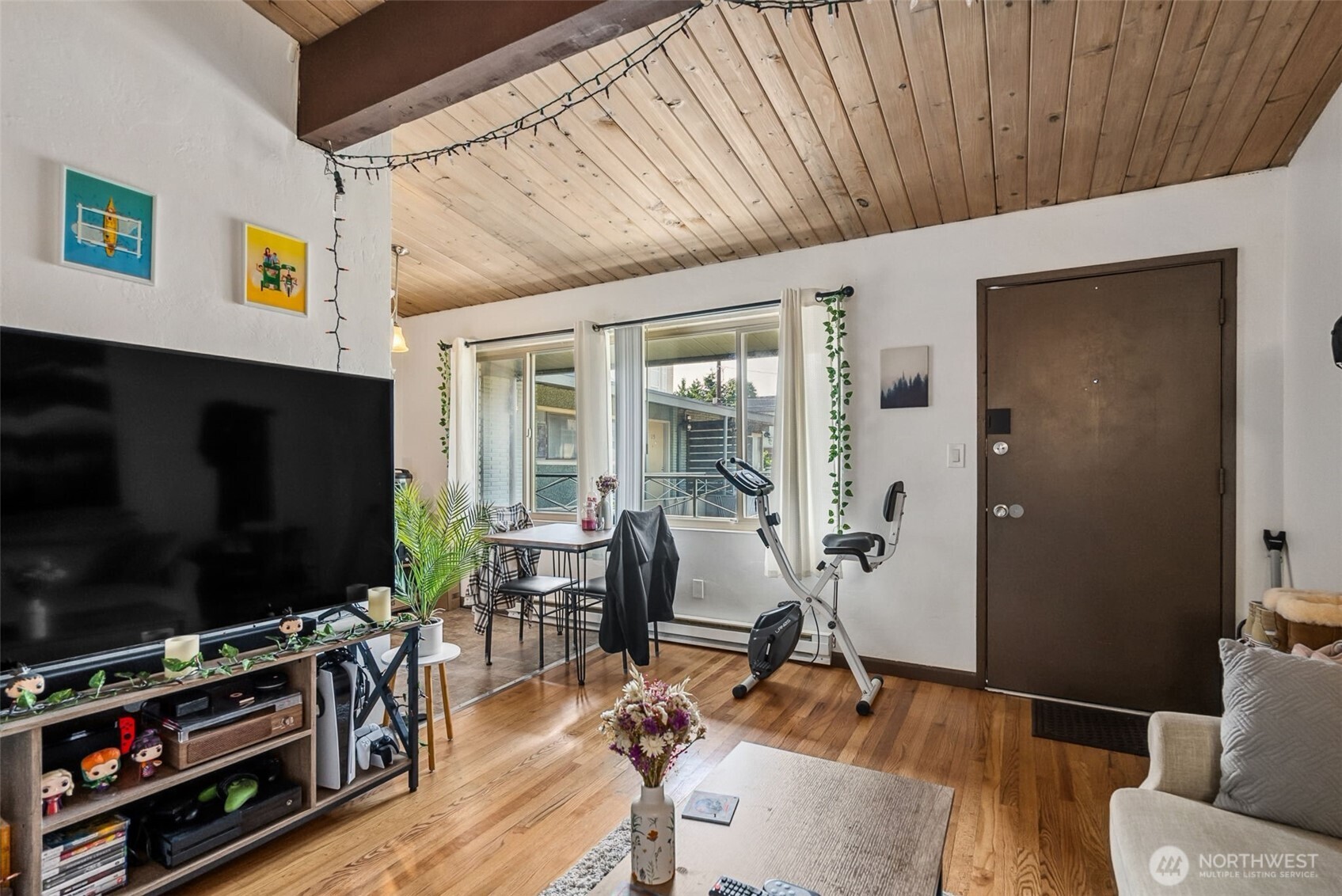 2350 Beacon Avenue South Seattle, WA 98144 - Photo 19 of 23 a living room with furniture and a flat screen tv