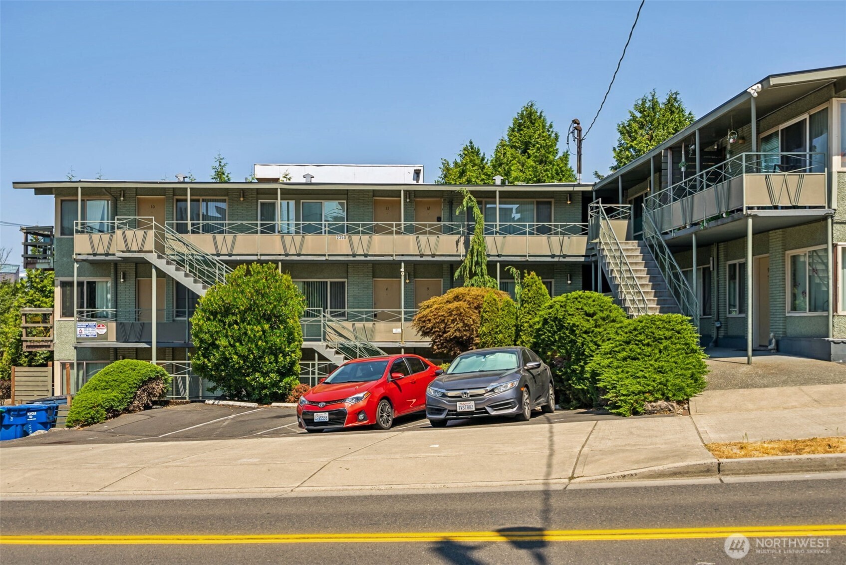 2350 Beacon Avenue South Seattle, WA 98144 - Photo 5 of 23 a front view of a house with garden