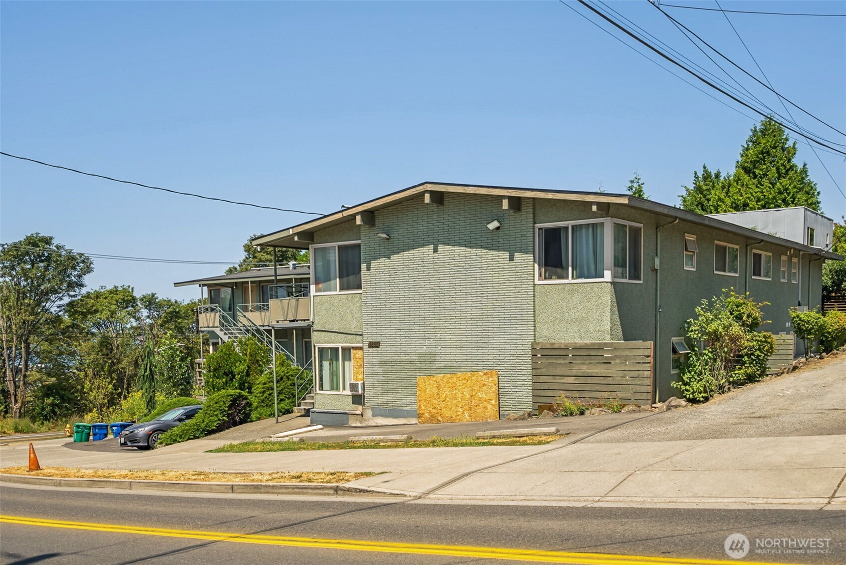 2350 Beacon Avenue South Seattle, WA 98144 - Photo 6 of 23 a front view of a house with a yard