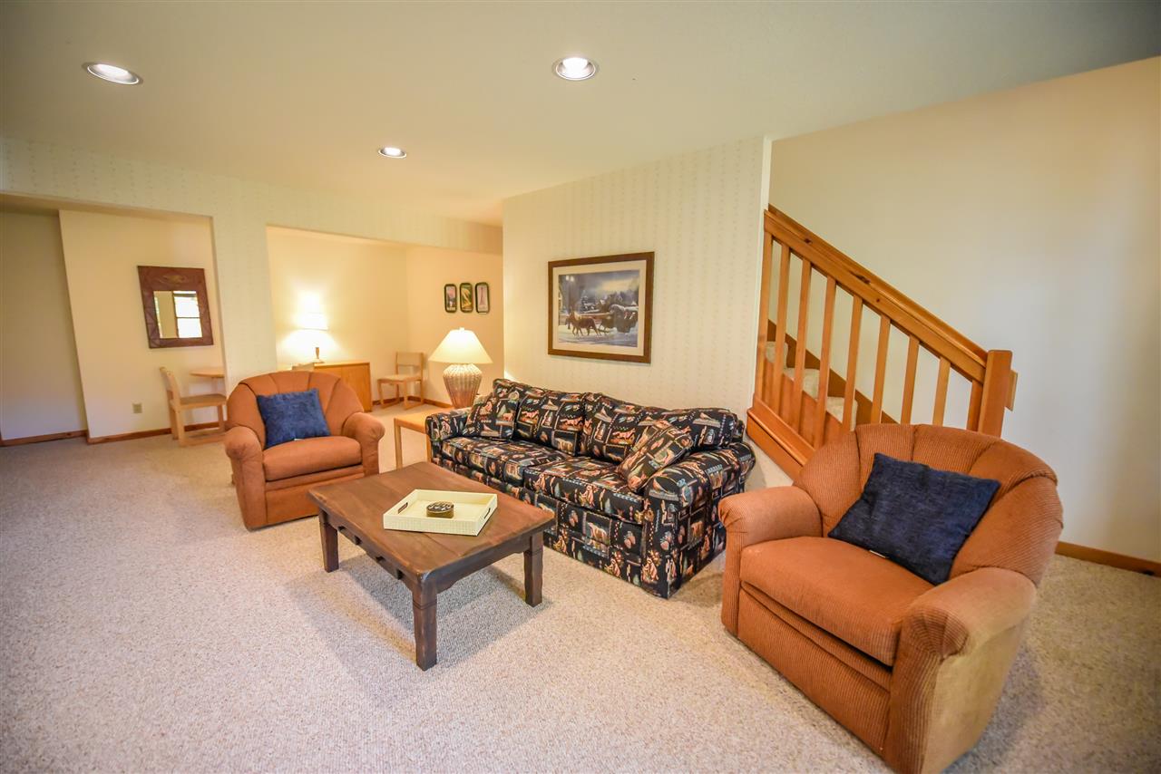 104 B Greenspring Road, Unit B West Dover, VT 05356 - Photo 13 of 22 Gallery Image 13
