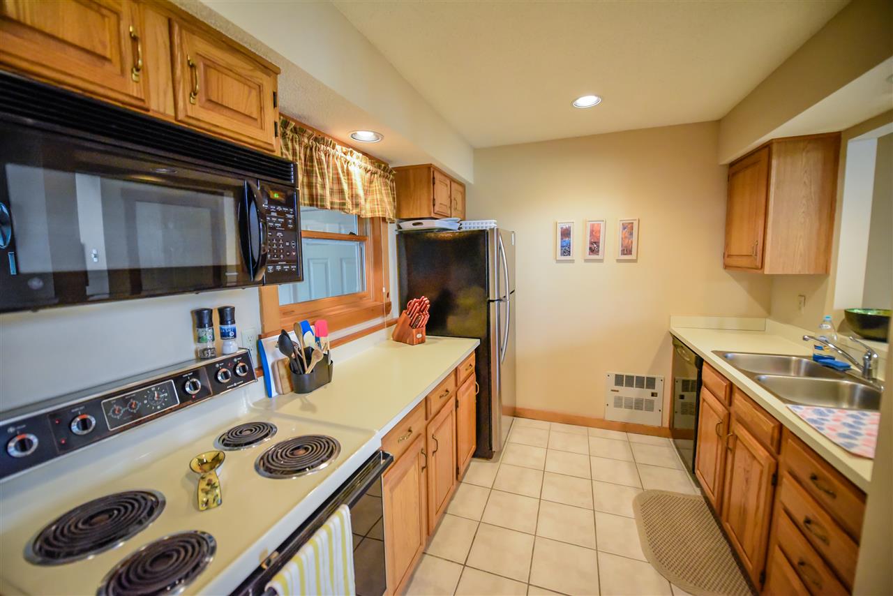 104 B Greenspring Road, Unit B West Dover, VT 05356 - Photo 7 of 22 Gallery Image 7