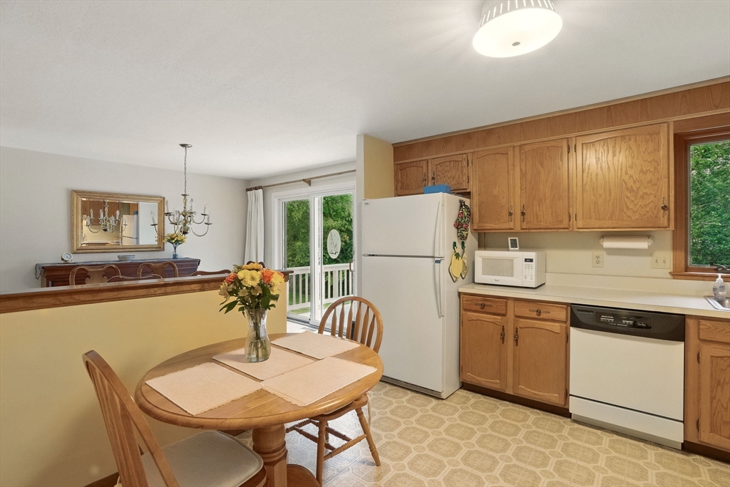 4 Colony Circle Bedford, MA 01730 - Photo 8 of 22