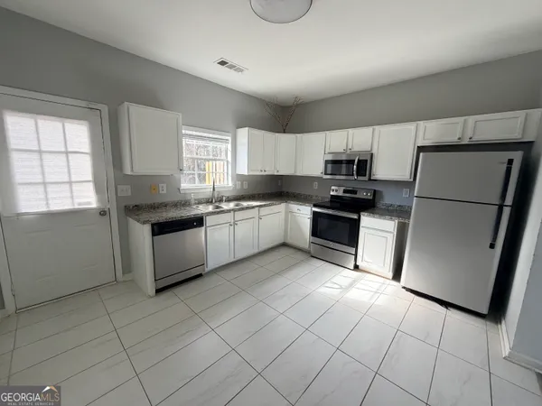 $1,850 | 379 Pine Hill Place, Norcross, GA 30093