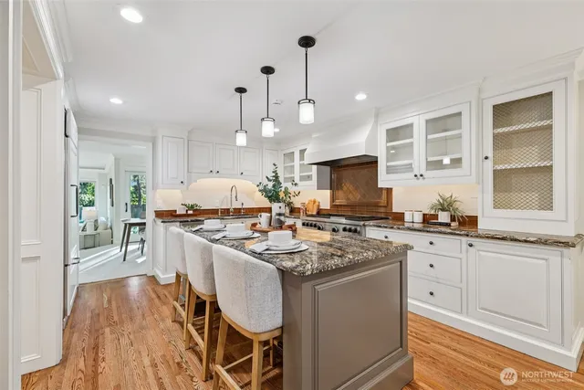 $1,750,000 | 10331 Northeast 19th Place, Bellevue, WA 98004